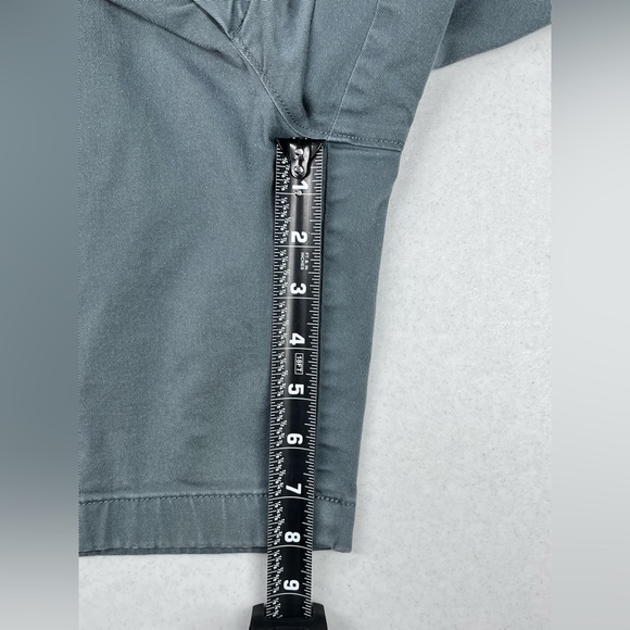 J. Crew Men’s 9” Chino Shorts. Size 35 - Picture 6 of 11